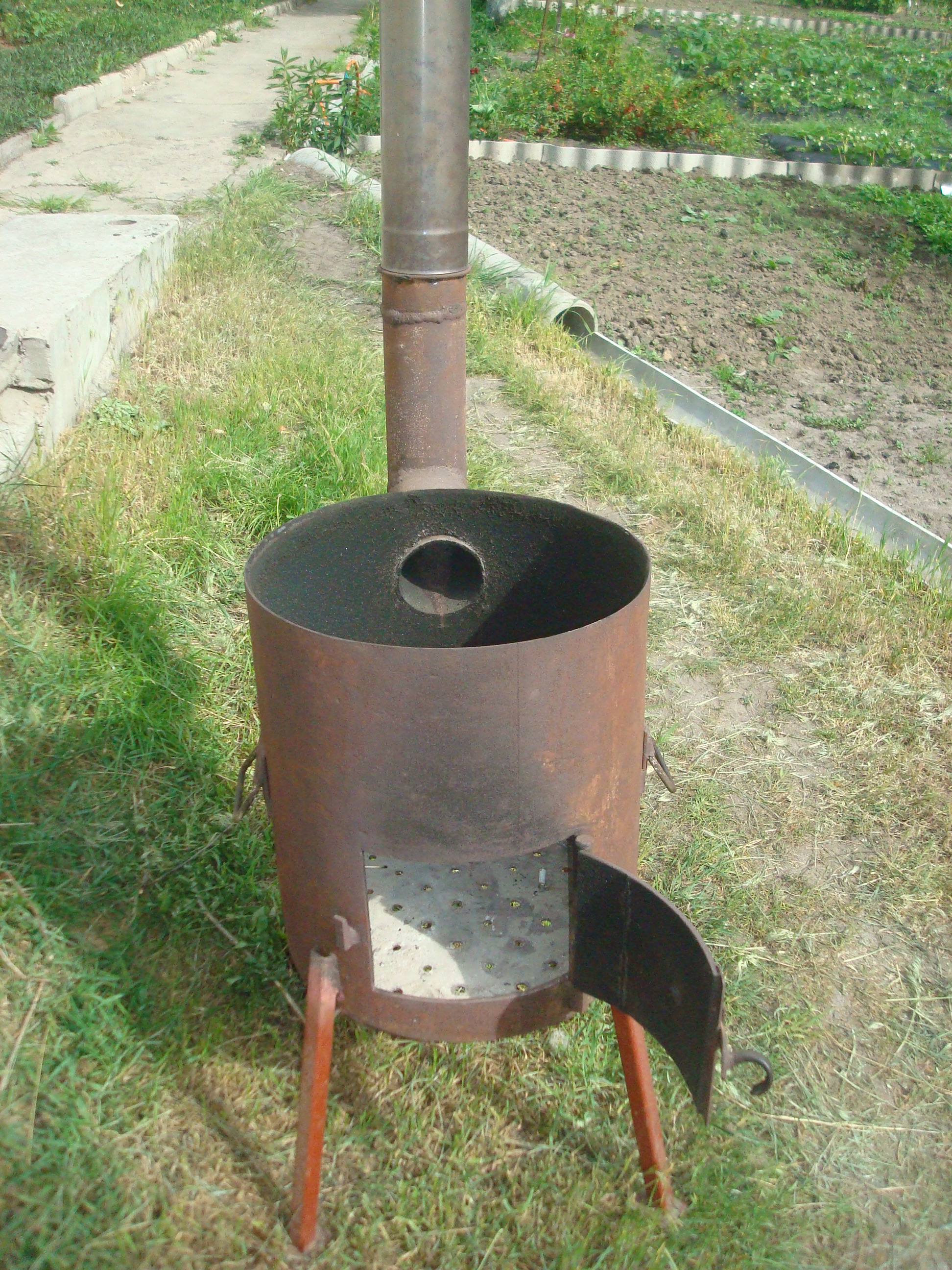 Печка буржуйка в интерьере дачи (40 фото)