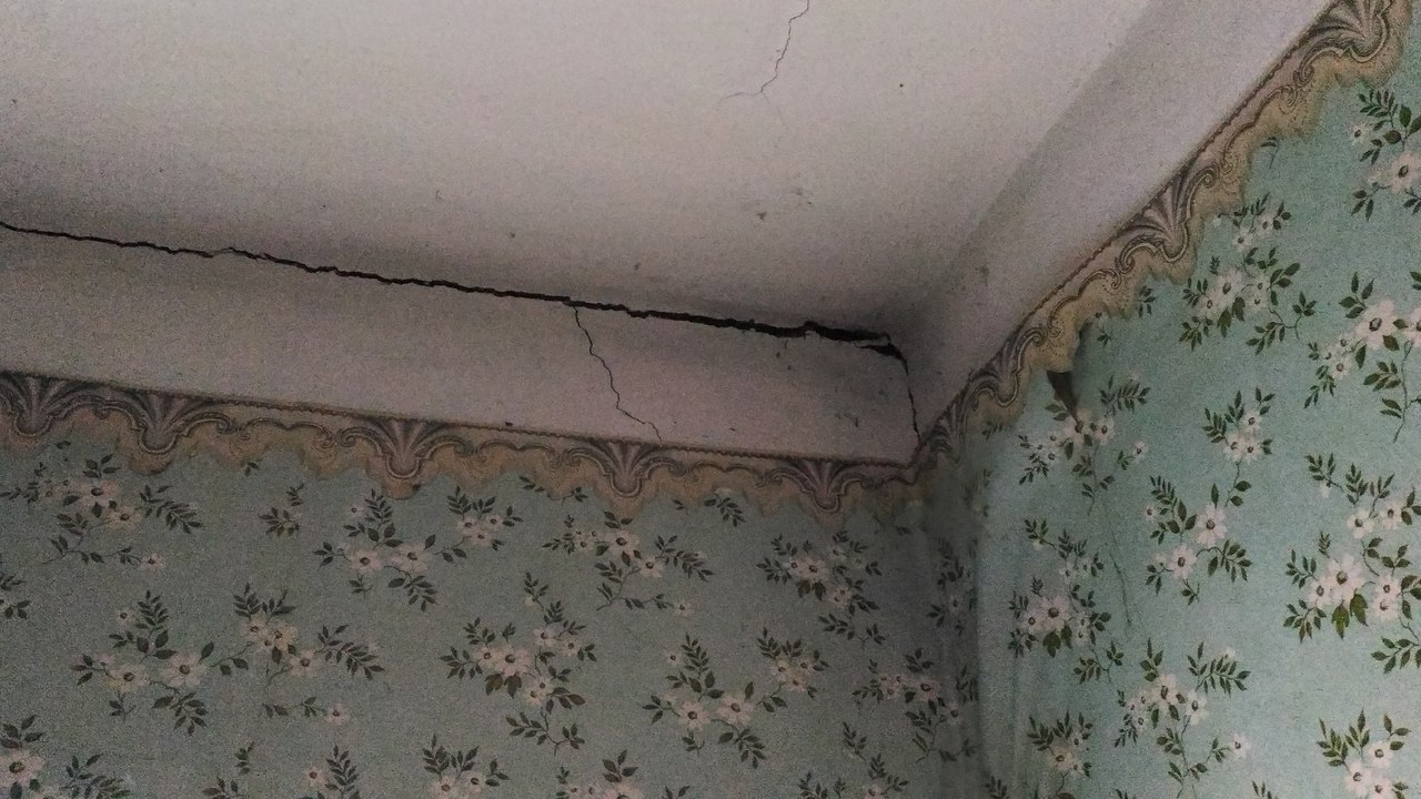 Как шпаклевать глиняные потолки?